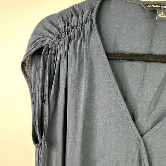 Banana Republic navy shoulder tied v neck blouse size small - Picture 4 of 8